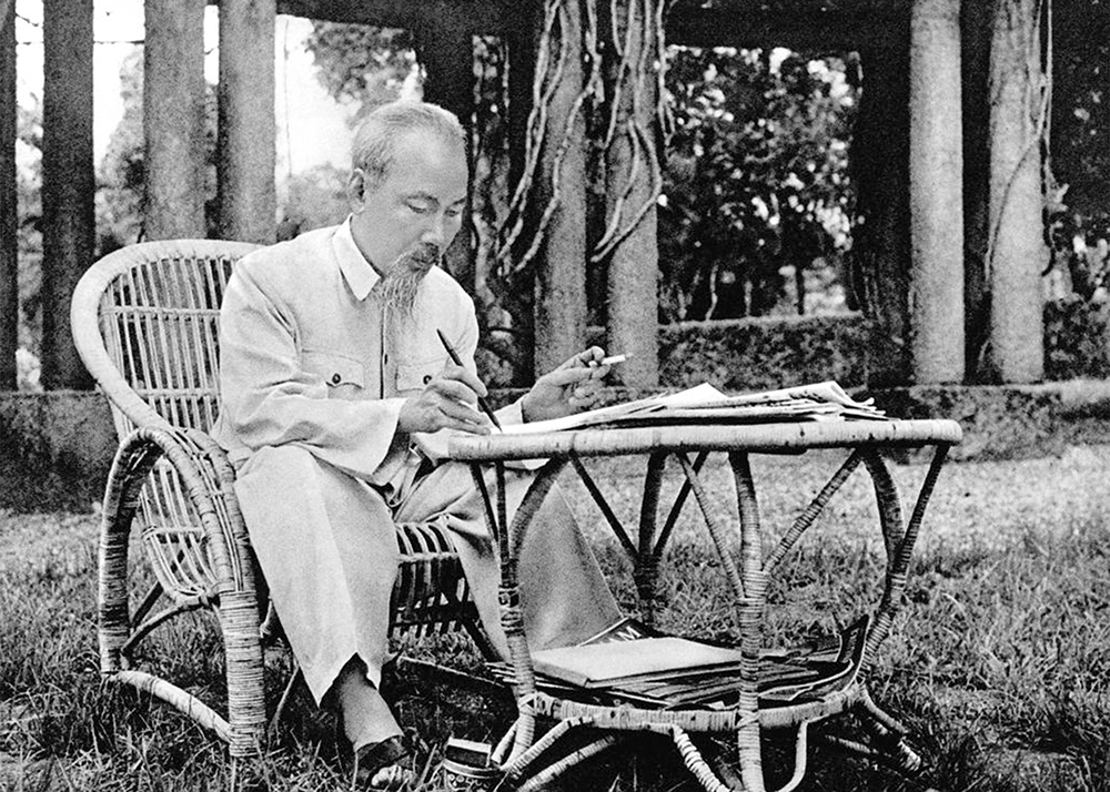 Chủ tịch Hồ Chí Minh - người con ưu tú của dân tộc Việt Nam