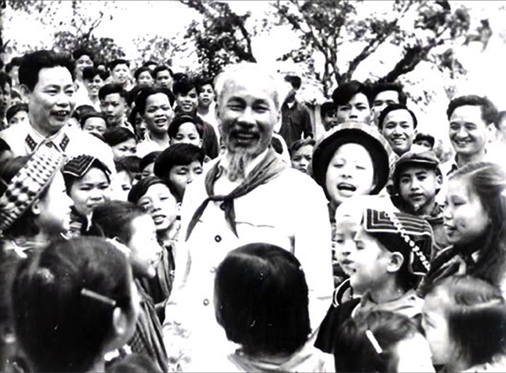 Chủ tịch Hồ Chí Minh - người con ưu tú của dân tộc Việt Nam