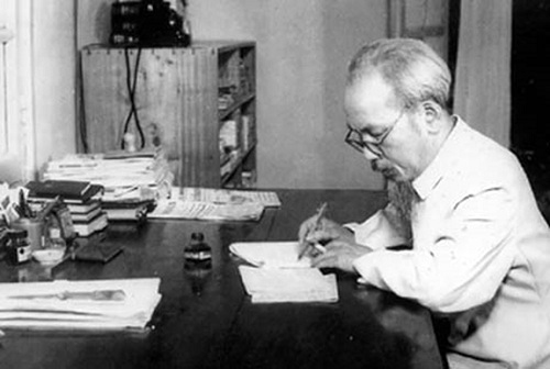 Chủ tịch Hồ Chí Minh - người con ưu tú của dân tộc Việt Nam