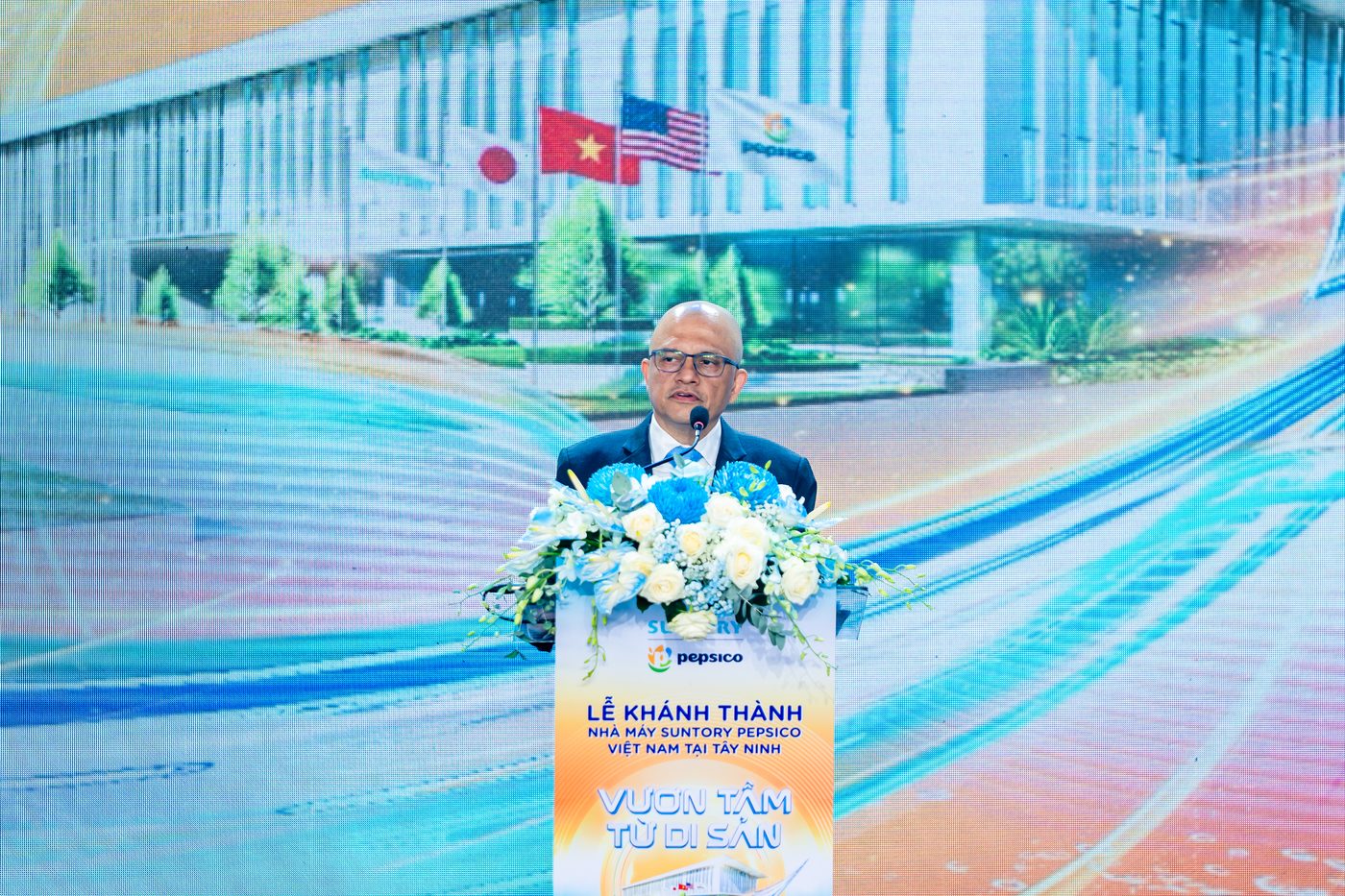 Ông Ashish Joshi, Tổng Giám đốc Điều hành Suntory PepsiCo Việt Nam, phát biểu tại lễ khánh thành