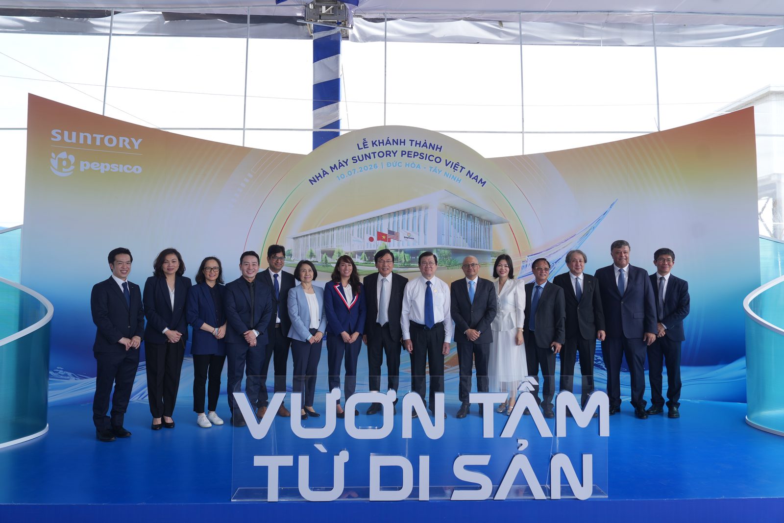 Nguyên Chủ tịch nước Trương Tấn Sang cùng lãnh đạo Suntory, PepsiCo và Suntory PepsiCo Việt Nam