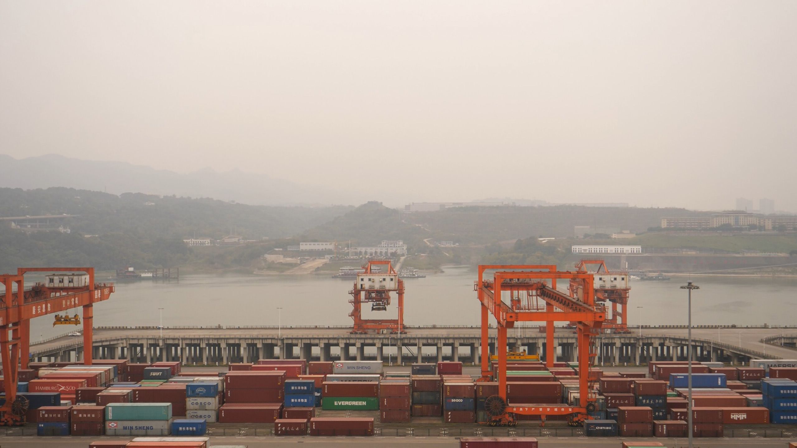 Cảng container Trùng Khánh, tây nam Trung Quốc.